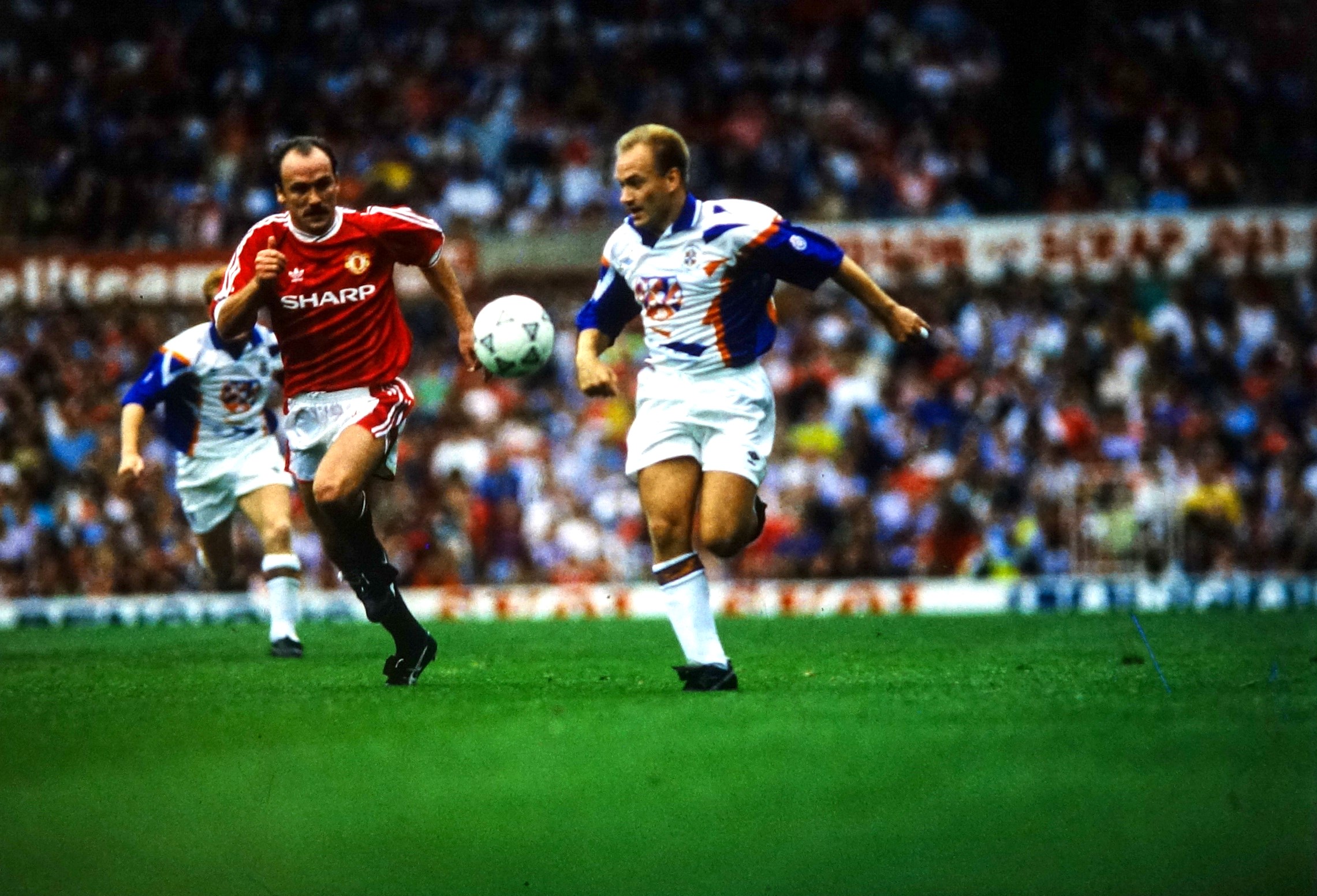 1991-92 Season DONE/Matches/M3972 Manchester United v Luton Town/Photos/MAIN PHOTO P862 David Preece about to cross.jpg