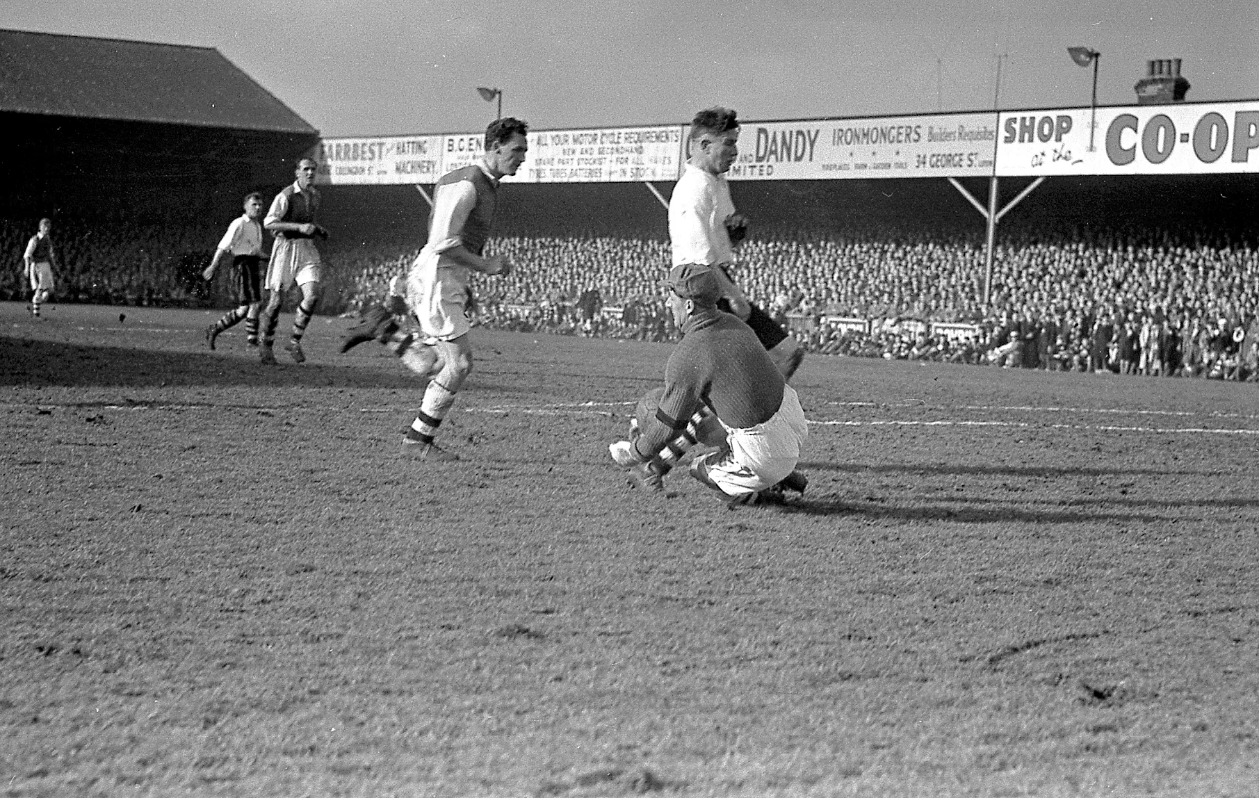 Luton Town FC vs Arsenal (8th Mar 1952) | Hatters Heritage | A History ...