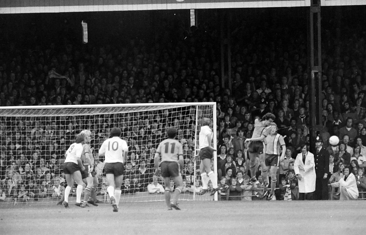Bolton Wanderers vs Luton Town FC (27th Jan 1976) | Hatters Heritage | A History of Luton Town FC