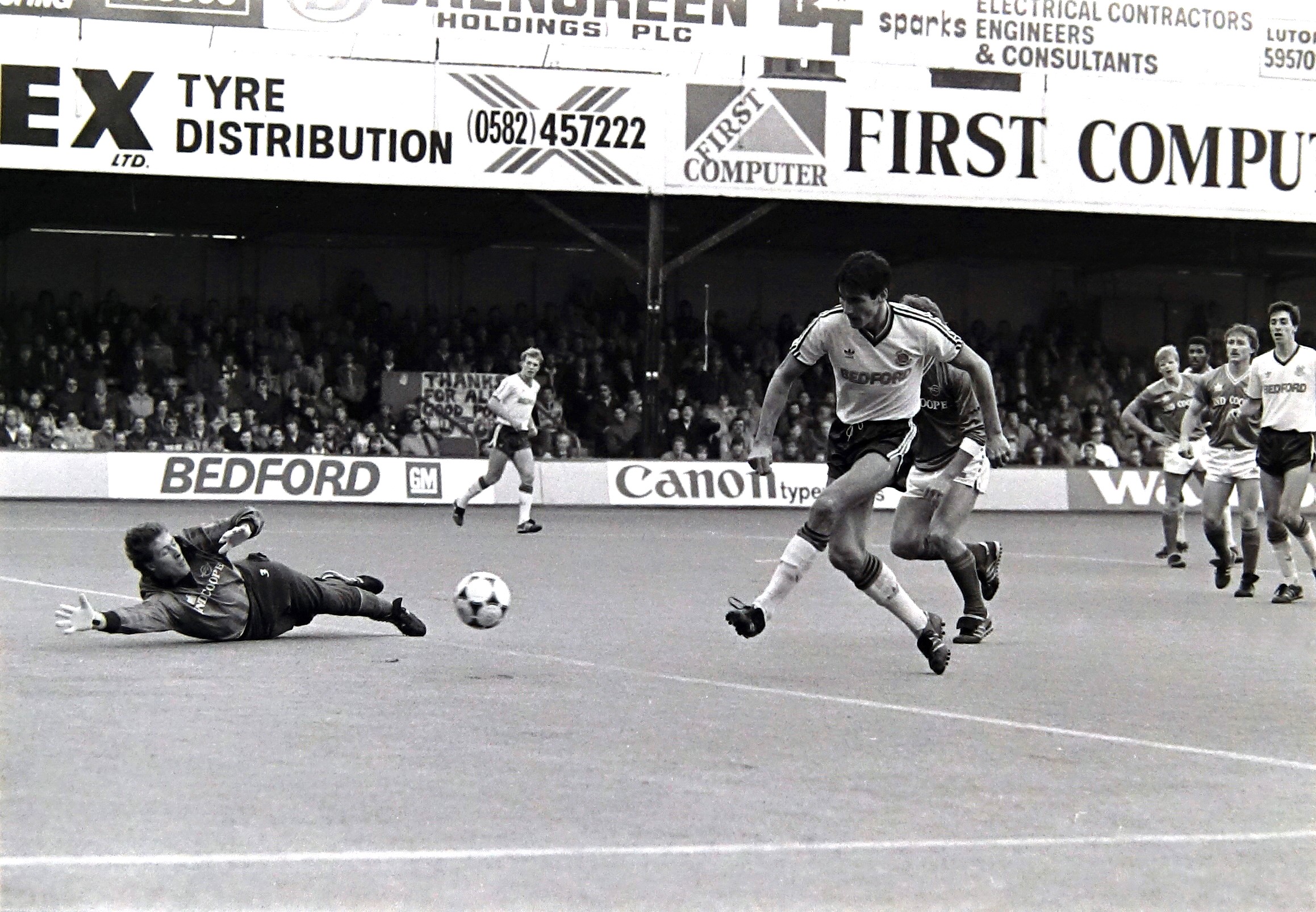 luton-town-fc-vs-leicester-city-1st-jan-1986-hatters-heritage-a