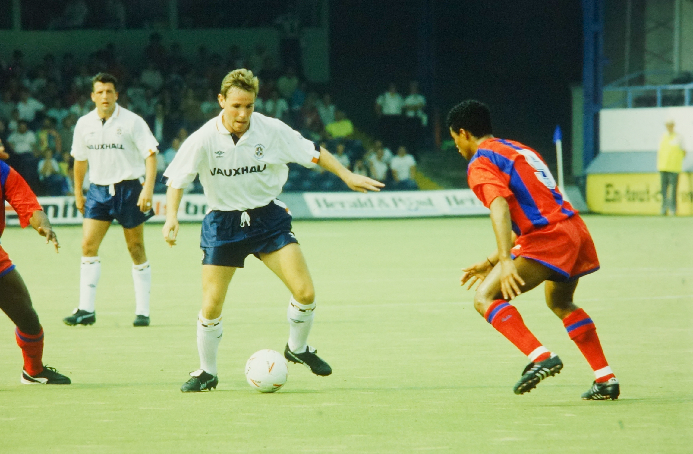 kingsley-black-hatters-heritage-a-history-of-luton-town-fc