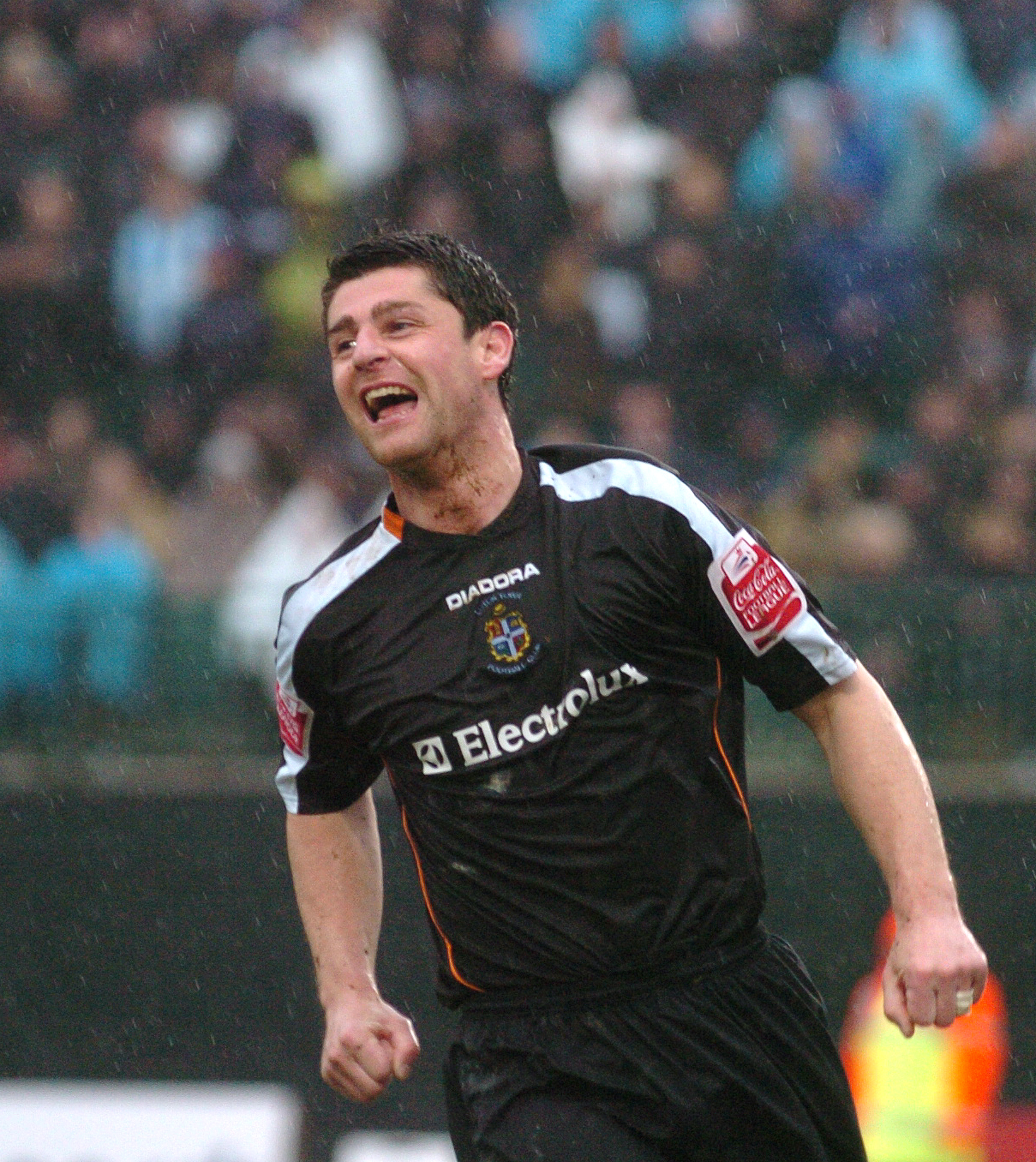 Brighton & Hove Albion vs Luton Town FC (25th Mar 2006) Hatters