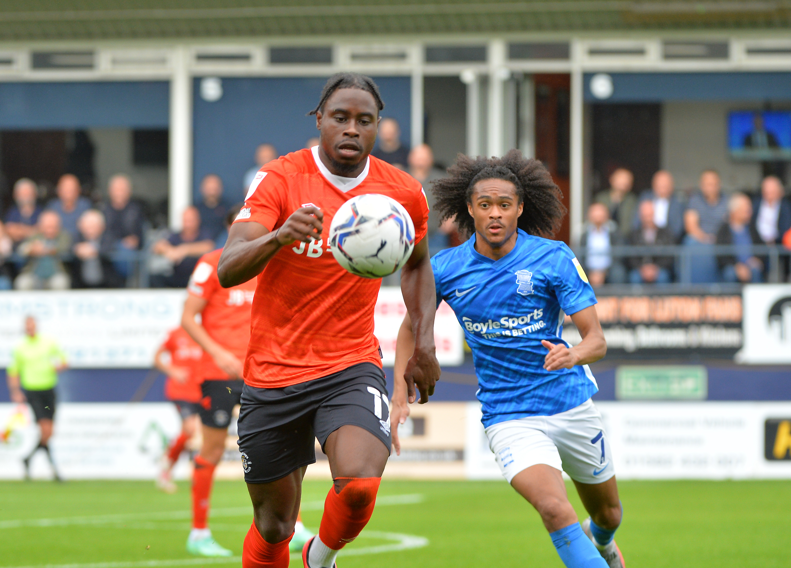 Pelly Ruddock Mpanzu Hatters Heritage A History Of Luton Town FC pelly-ruddock-mpanzu-hatters-heritage-a-history-of-luton-town-fc