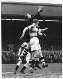 Bernard Streten safely gathers the ball