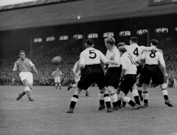 Jesse Pye sees his free-kick blocked by the Fulham wall