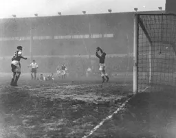 Les Major makes a comfortable save from Gordon Turner