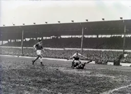 Mike Cullen shows his frustration as Monty Newlands smothers the ball