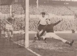 An anxious looking Ron Baynham. With good reason its a goal for Spurs
