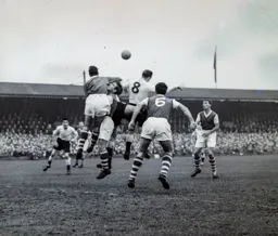 Allan Brown causes a worrying moment for the Ipswich defence