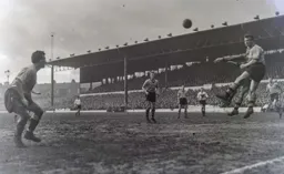 Billy Bingham waits for the ball to drop