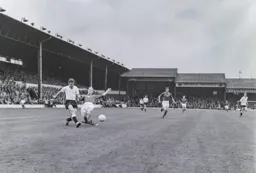 Danny Clapton gets the ball across