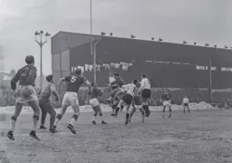 Massed defence by Swindon