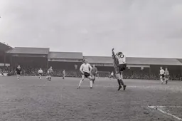 Richard Edwards heads the ball backwards to Tommy McKechnie