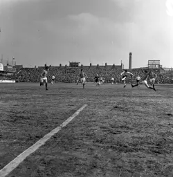 Bruce Rioch fires in a typical left foot rocket