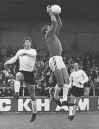 Malcolm Macdonald waits for the Gills goalkeeper to slip up