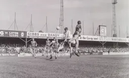 Keith Allen crosses himself