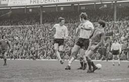 Mike Keen goes for goal