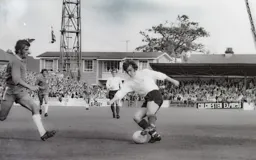 Peter Anderson shows agility on the ball