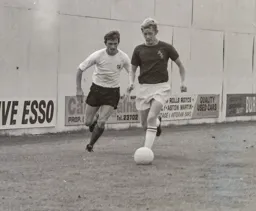 Jimmy Ryan on the hunt down the wing