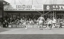 - Peter Anderson equalises eight minutes from time