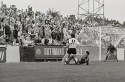 Peter Anderson is tackled at the death