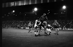 Tony Read under pressure