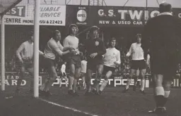 Everyone waits for a corner