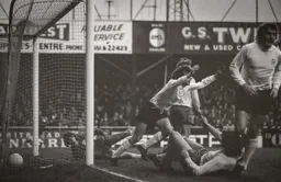 Peter Anderson heads in for Luton