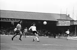 Peter Anderson moves the ball forward