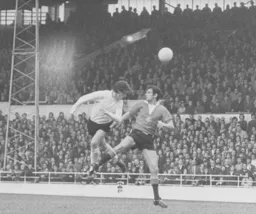 Vic Halom goes close with a header