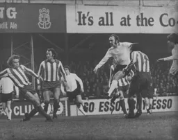 Rodney Fern tries to break the deadlock