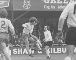 Rodney Fern waits for the ball to drop