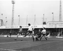 Barry Butlin about to gather the ball