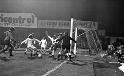 Mass scramble in the Bury defence