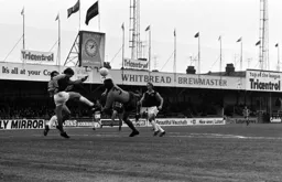 Bobby Thompson beaten by Chris Nicholl