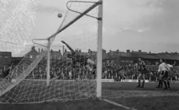 Just too high as Peter Anderson watches