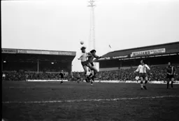 Peter Anderson duels in the air