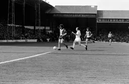 Jimmy Husband up against Nobby Stiles