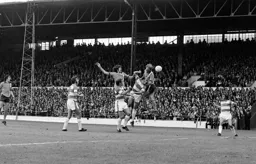 Butlin and Faulkner bully the Rangers defence