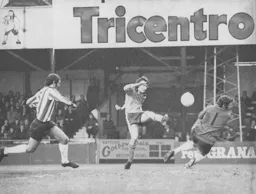 Peter Anderson tries to chip the goalkeeper