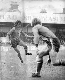 Peter Anderson gathers the ball