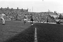 Steve Buckley gets down the wing