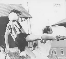 John Faulkner gets the better of Vic Halom