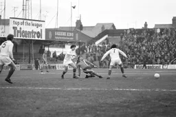 Alan West sprays a pass to the wing