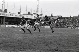 Andy King fires in a shot