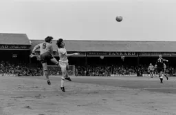 Dixie Deans heads over the Forest defender