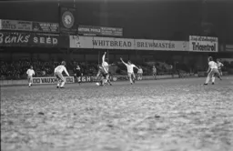 Dixie Deans glides through two defenders