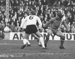 Alan West splits the Fulham defence with a clever pass