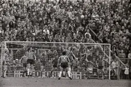 Paul Futcher climbs high with David Geddis