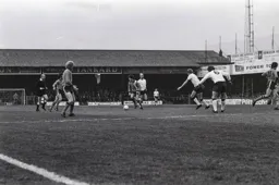 Phil Boersma looking for a teammate to pass to